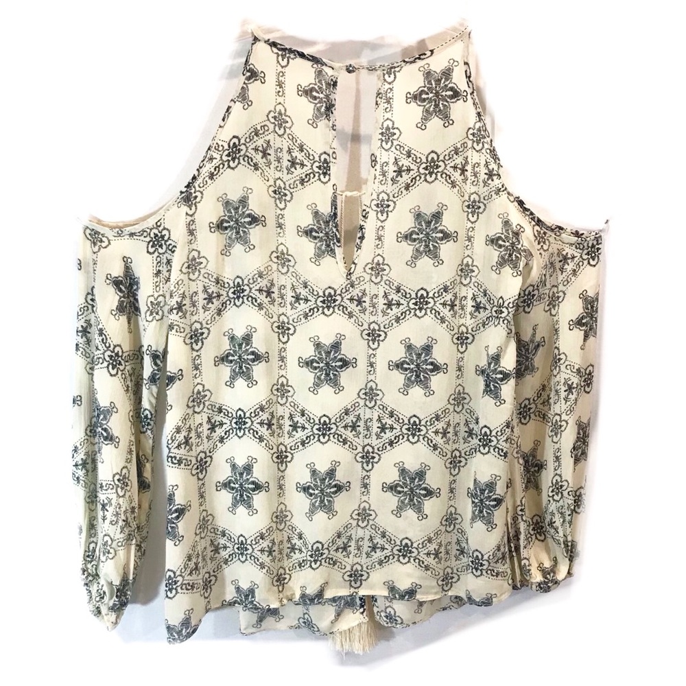 Ark & Co Open Shoulder Button Down Tassel Blouse S - Picture 5 of 6
